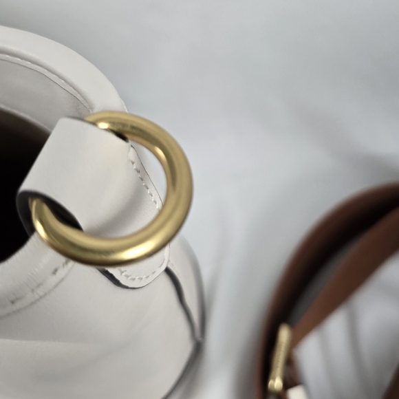 Coach Tali Bucket Bag Soft Leather Chalk Color Medium Size Excellent Condition - Picture 9 of 16